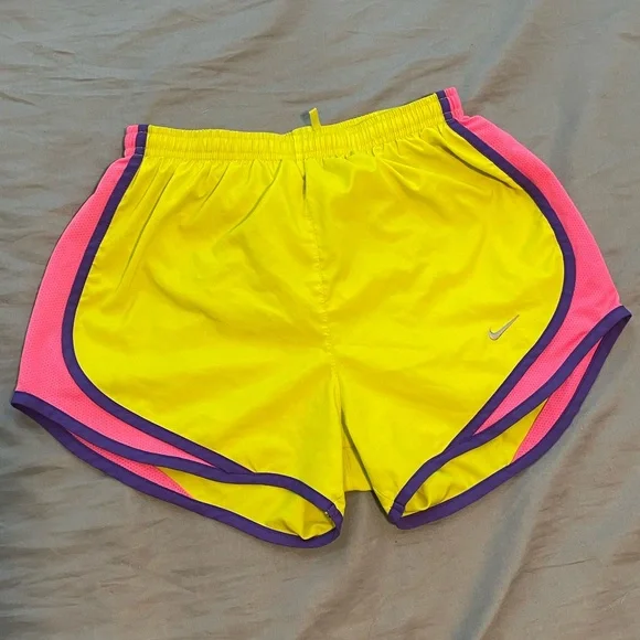 Women’s Nike Tempo Running Shorts - Picture 1 of 5